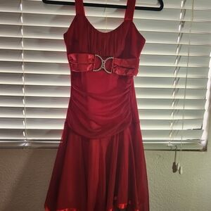Elegant Red Sleeveless Dress